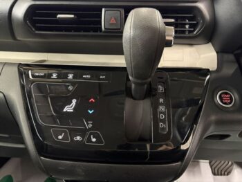 デリカミニ T ターボ ナビ・バックカメラ 4WD