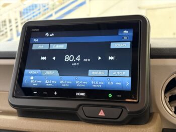 N-BOX ベースグレード　ディスプレイオーディオ・バックカメラ　4WD