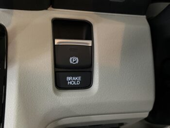 N-BOX ベースグレード　ディスプレイオーディオ・バックカメラ　4WD