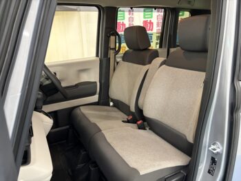 N-BOX ベースグレード　ディスプレイオーディオ・バックカメラ　4WD