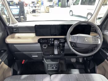 デリカミニ T　ターボ　プレミアム　デリマルパッケージ　純正12.3インチナビディスプレイ　4WD