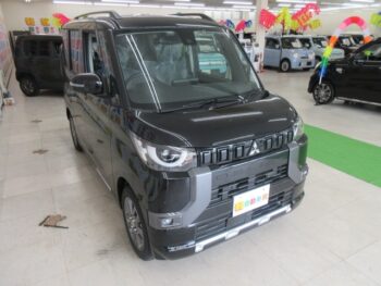 デリカミニ T ターボ 未使用車 4WD
