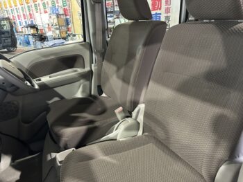 エブリイバン ジョインターボ　後席両側ワンアクションパワースライドドア・フルオートエアコン装着車 4WD