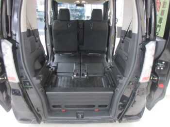 N-BOX+ G　ターボ　Lパッケージ　後期型　4WD