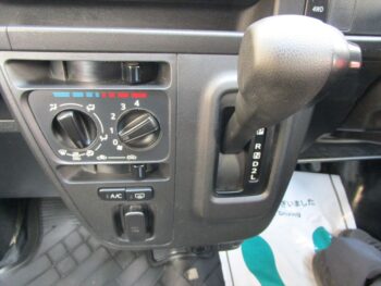 ハイゼットカーゴバン デラックス　純正ナビ・ＴＶ 4WD