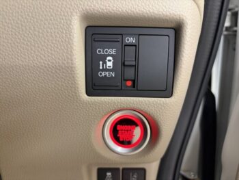 N-BOX G・スロープLホンダセンシング　福祉車両車いす仕様　純正ナビ・TV・バックカメラ　４WD