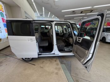 N-BOX G・スロープLホンダセンシング　福祉車両車いす仕様　純正ナビ・TV・バックカメラ　４WD