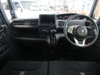 N-BOXカスタム G Lホンダセンシング 4WD