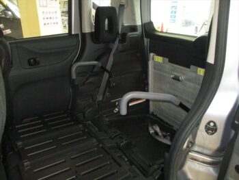N-BOX+  G 福祉車両　車椅子仕様 スローパー リアシート付　4WD