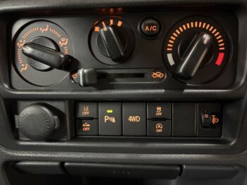 キャリイトラック ＫＣエアコン・パワステ　ＬＥＤヘッドランプ装着車 4WD