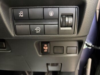 ルークス ハイウェスターX　快適パックA　純正ナビ・TV・アラウンドビューモニター　４WD