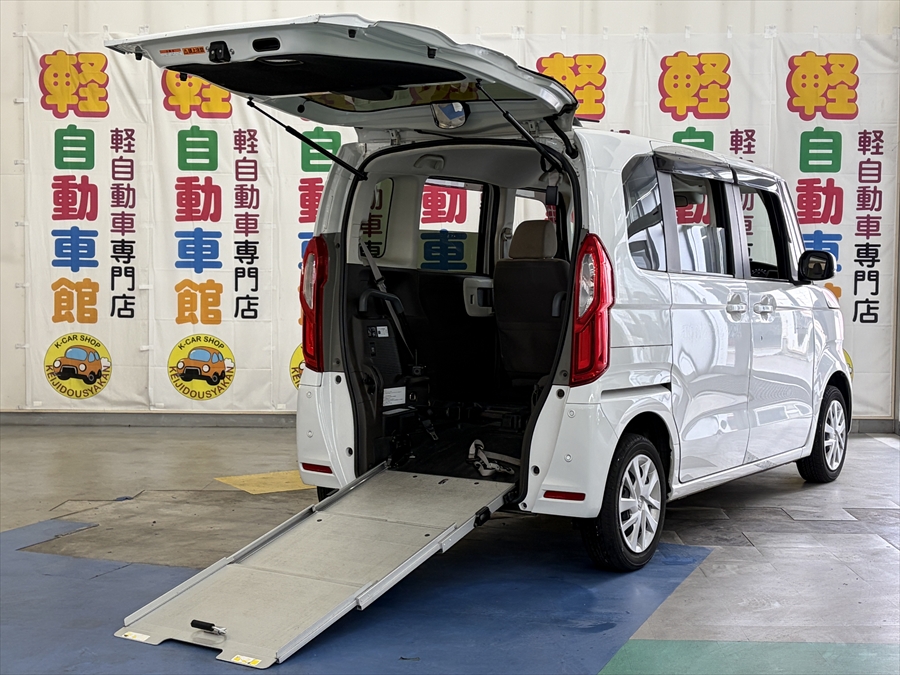 N-BOX G・スロープ　福祉車両車いす仕様　ナビ　バックカメラ　4WD