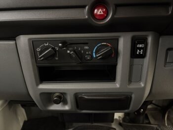 クリッパートラック DX　4WD