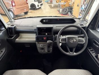 タント X　未使用車　４WD