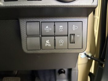 タント X　未使用車　４WD