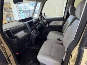 タント X　未使用車　４WD