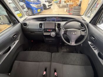 タントカスタム X　ナビ・TV　後期型　４WD