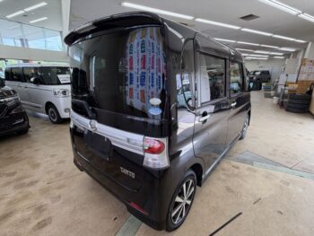 タントカスタム X　ナビ・TV　後期型　４WD