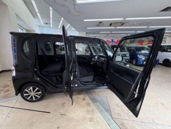 タントカスタム X　ナビ・TV　後期型　４WD