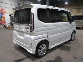 スペーシアカスタム HYBRID　GS　未使用車 4WD