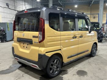 スペーシアギア ハイブリッド　XZ　未使用車　4WD