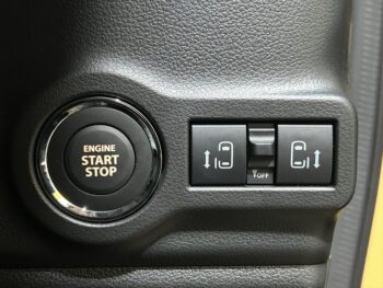 スペーシアギア ハイブリッド　XZ　未使用車　4WD