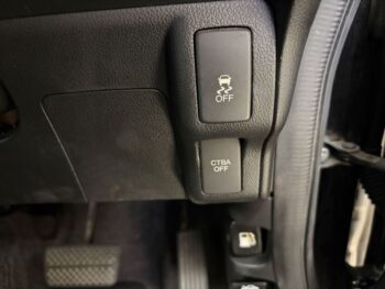 N-BOXカスタム SSパッケージ　ナビ装着用スペシャルパッケージ　純正ナビ・TV・バックカメラ　４WD