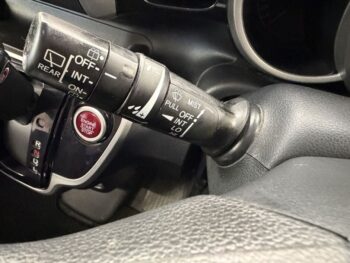 N-BOXカスタム SSパッケージ　ナビ装着用スペシャルパッケージ　純正ナビ・TV・バックカメラ　４WD