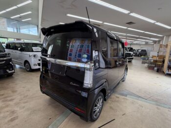 N-BOXカスタム SSパッケージ　ナビ装着用スペシャルパッケージ　純正ナビ・TV・バックカメラ　４WD