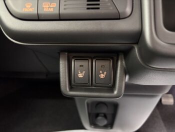 スペーシア ハイブリッドG　未使用車　４WD