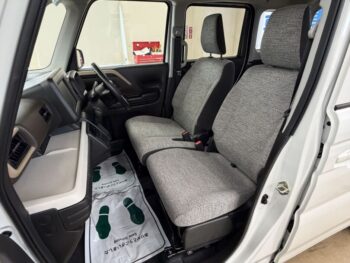 スペーシア ハイブリッドG　未使用車　４WD