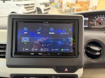N-BOX G・Lターボホンダセンシング　ナビ・TV・バックカメラ　４WD