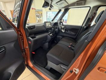 eKクロススペース G　ナビ・TV・バックカメラ　４WD