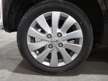 モコ F　FOUR 4WD