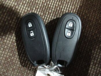 モコ F　FOUR 4WD