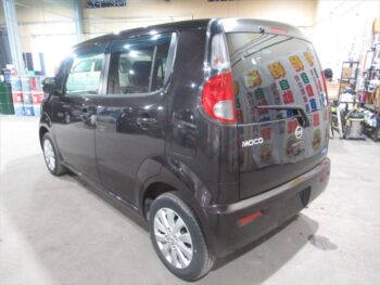 モコ F　FOUR 4WD