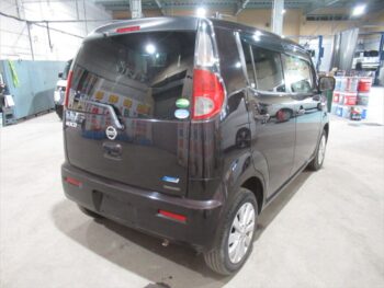 モコ F　FOUR 4WD