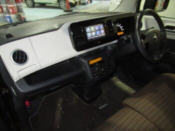 モコ F　FOUR 4WD