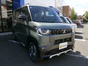 デリカミニ T ターボ 未使用車 4WD