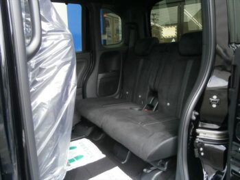 N-BOXカスタム Ｌ　スタイル＋ブラック　純正ナビ装着用スペシャルパッケージ　未使用　4WD