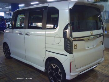 N-BOXカスタム Ｇ・Ｌターボホンダセンシング 4WD