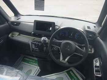 デリカミニ G 未使用車 4WD