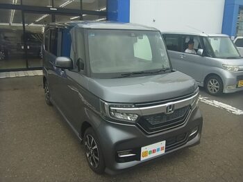 N-BOXカスタム Ｇ・Ｌ ホンダセンシング 4WD